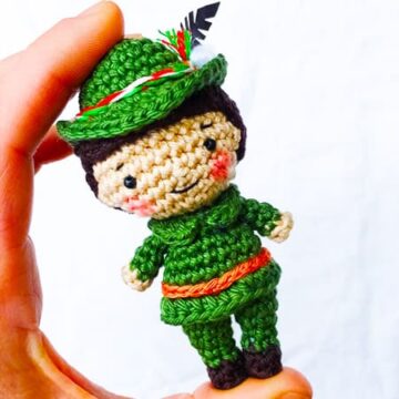Crochet Robin Hood Amigurumi Free PDF Pattern (3)