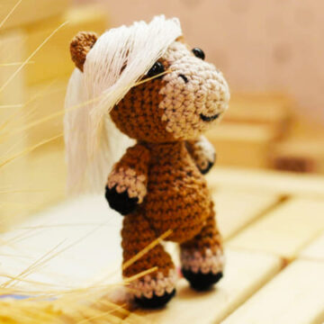 Crochet Keychain Horse Amigurumi PDF Pattern (1)