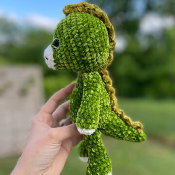 Cute Green Dinosaur PDF Amigurumi Free Pattern (1)