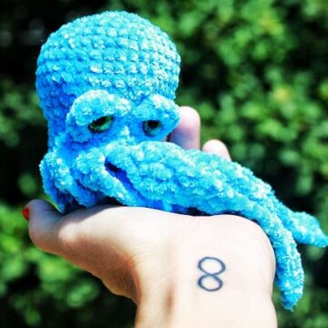 Plush Blue Octopus Amigurumi PDF Pattern (1)