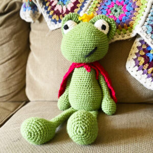 Sitting Crochet Frog Amigurumi PDF Free Pattern (1)