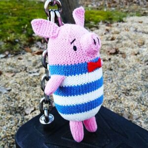 Cute Knitting Pig Amigurumi toy Free PDF Pattern (1)