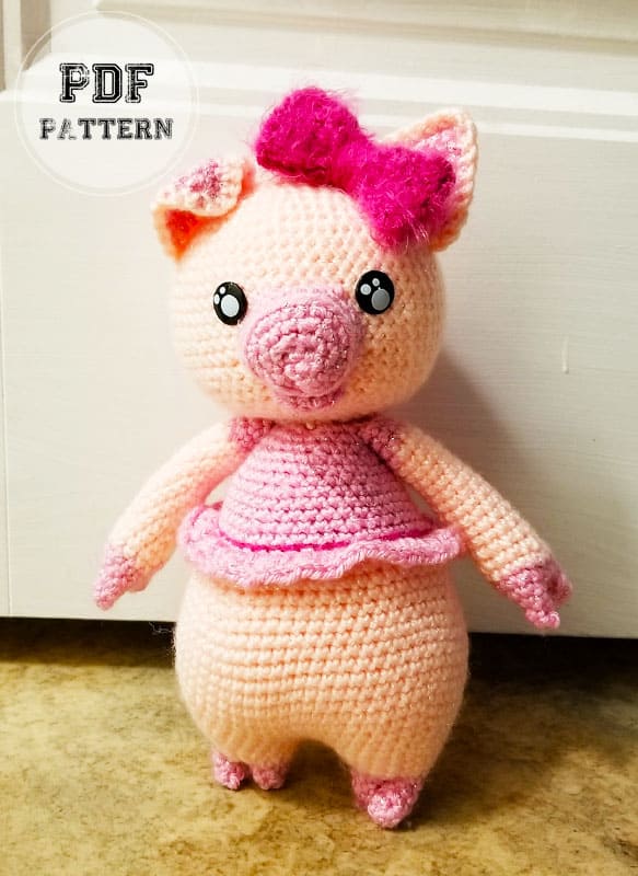 Cute Mummy Pig Crochet Amigurumi PDF Pattern (1)