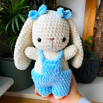 Crochet Bunny in Overalls Free PDF Pattern (2)