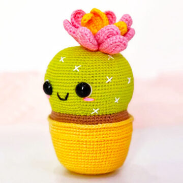 Crochet Cactus with Flower Free PDF Pattern (1)