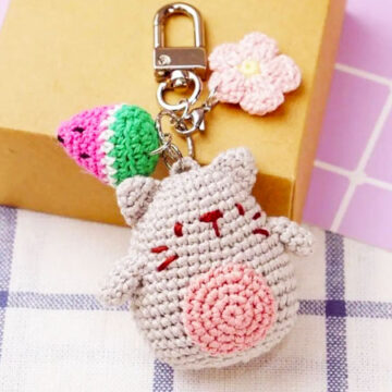 Crochet Kitten Keychain for Beginners Free PDF Pattern (1)