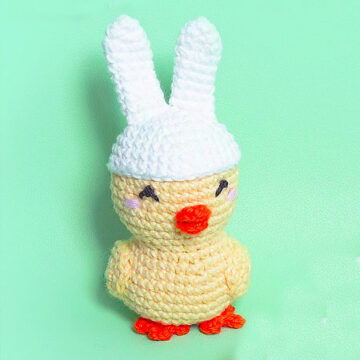 Cute Easter Crochet Chick Free PDF Pattern (1)