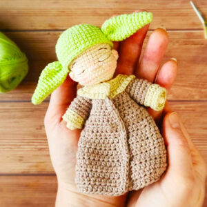 Alien Girl Doll Crochet Amigurumi PDF Pattern (2)