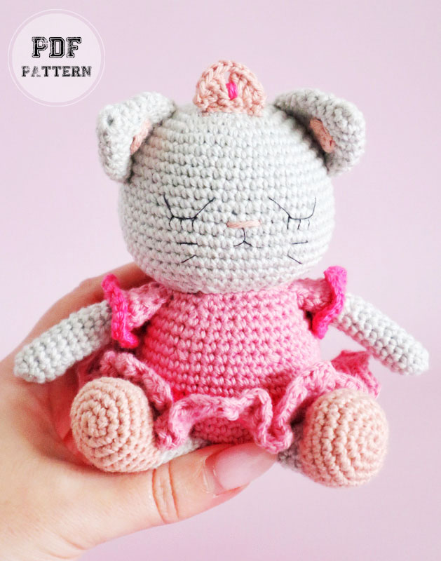 Tilly the Cat in Dress Crochet Free Pattern (2)