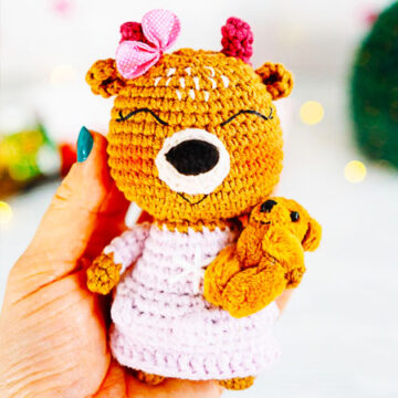 Lisa the Reindeer Crochet Amigurumi Free Pattern (2)