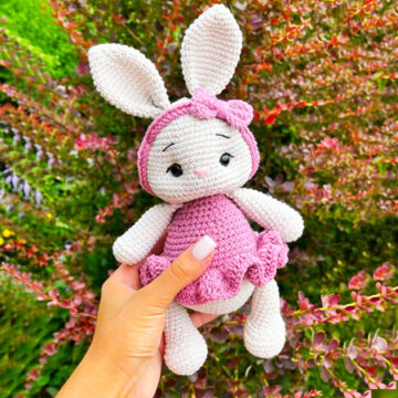 Cute Bunny in Dress Crochet PDF Free Pattern (2)