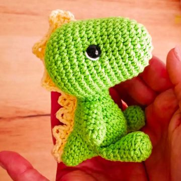 Little Green Dinosaur Free Amigurumi Pattern (2)