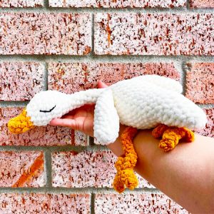 Snoozing Crochet Goose Free PDF Pattern (1)