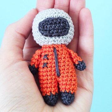 Tiniest Astronaut Crochet Doll PDF Free Pattern (1)