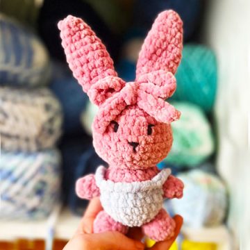 Crochet Pinky Farmer Bunny Free PDF Pattern (1)