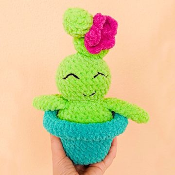 Miss Cactus Crochet Doll Free Amigurumi Pattern (1)