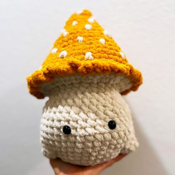 Big Plush Mushroom Free PDF Pattern (1)