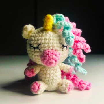 Crochet Finger Unicorn Free Amigurumi Pattern (1)