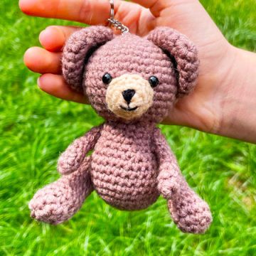 Little Bear Keychain for Beginner Free Pattern (2)