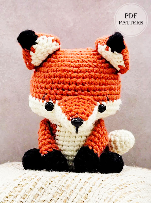 Sitting Crochet Fox Free Amigurumi Pattern (2)