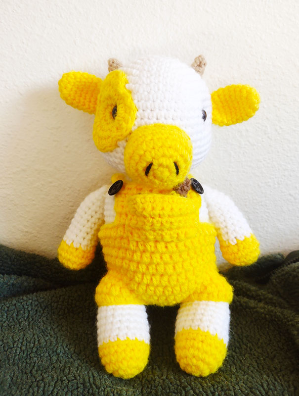 Crochet Banana Cow in Overalls PDF Free Pattern (2)