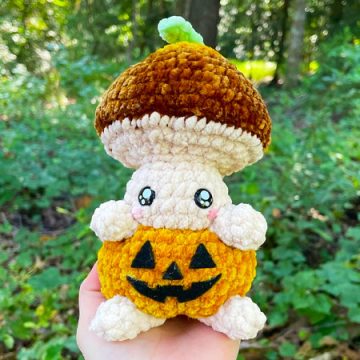 Crochet Pumpkin Mushroom Doll for Halloween Pattern (1)