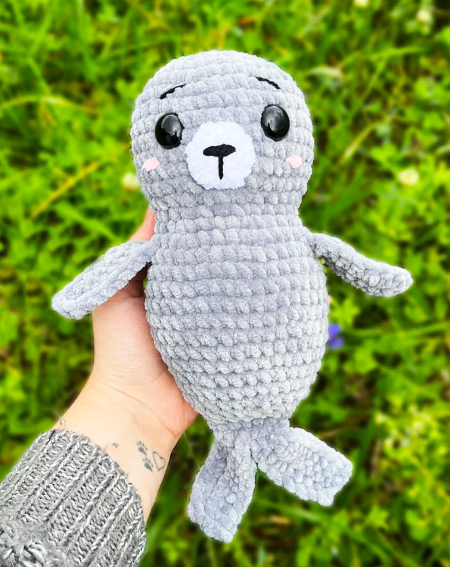 Plush Grey Seal Colly PDF Amigurumi Pattern (2)