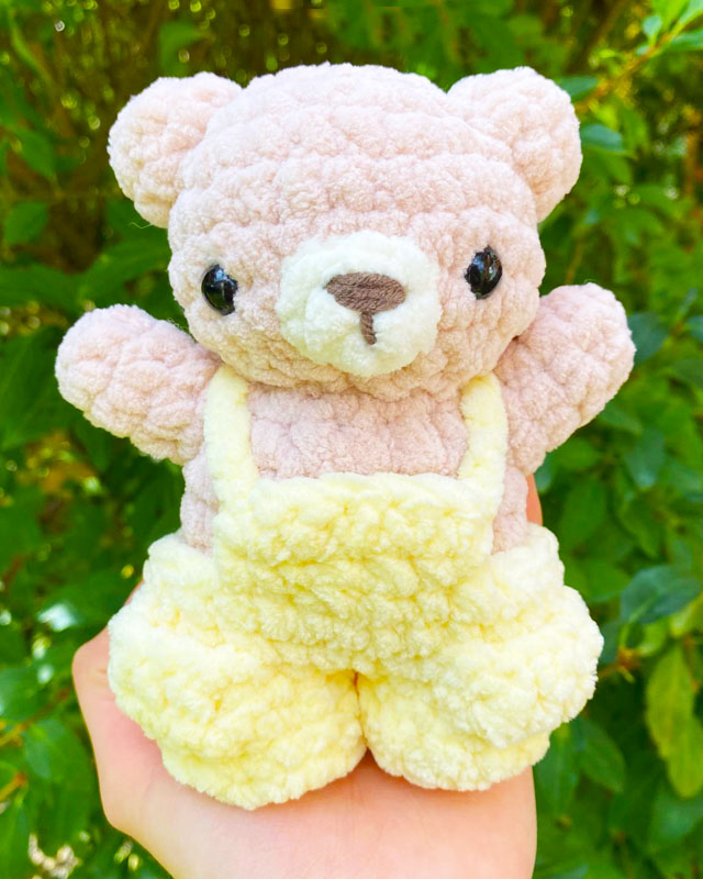 Beginner Crochet Bear in Overalls Free PDF Pattern (2)