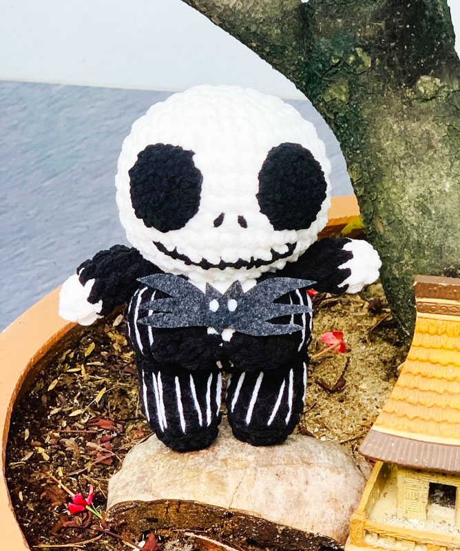 Plush Jack Skellington for Beginners Amigurumi PDF Pattern (2)