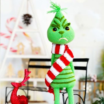 Christmas Grinch with Scarf PDF Free Pattern (1)