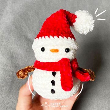 Snowman Christmas Ornament Amigurumi Pattern (1)