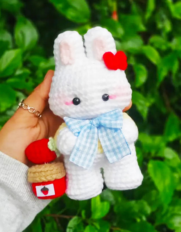 Cotton Tail White Crochet Bunny Free Pattern (2)
