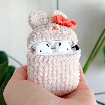 Crochet Bunny Airpod Case Free PDF Pattern (1)