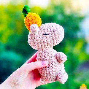 Plush Capybara with Clementine Amigurumi Pattern (1)