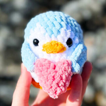 Plush Penguin with Heath Free Amigurumi Pattern (2)
