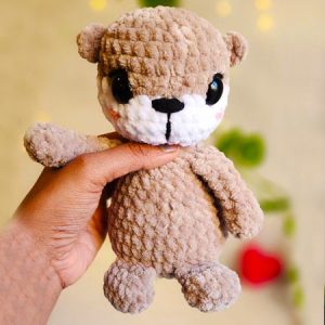 Plush Baby Otter with Heart Amigurumi Pattern (1)