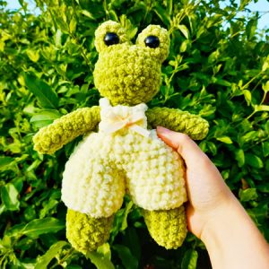 Chubby Frog in Overalls Amigurumi PDF Pattern (1)